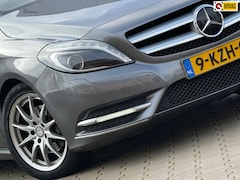 Mercedes-Benz B-klasse - 200 Ambition Automaat - Mountain Grau - Leder/Carplay/Stoelverwarming