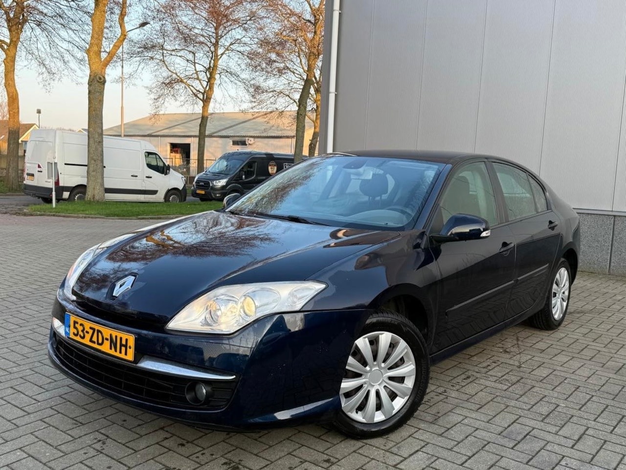Renault Laguna - 2.0 16V Expression 157.961KM tekst lezen - AutoWereld.nl
