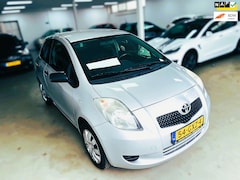 Toyota Yaris - 1.0 VVTi