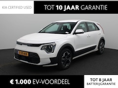 Kia Niro EV - Light Edition 64.8 kWh | Navigatie | 17" LMV | Camera | Parkeer Sensoren | Cruise Control