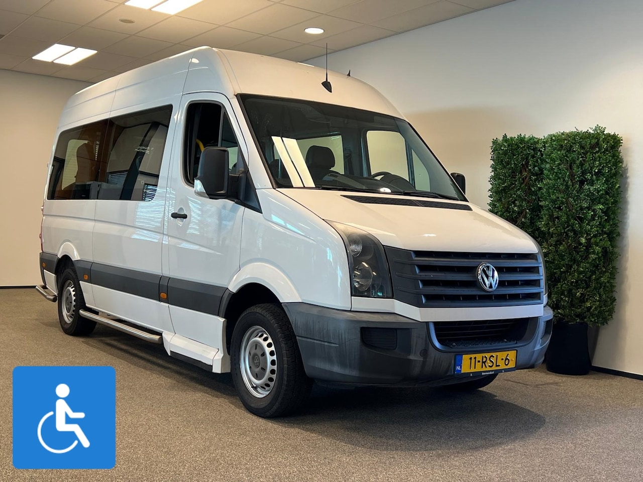 Volkswagen Crafter - L2H2 Groepsvervoer Rolstoelbus - 4x rolstoel plekken - AutoWereld.nl