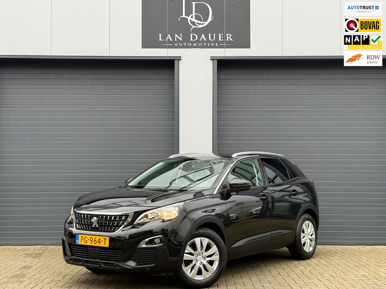Peugeot 3008 - 1.2 PureTech Blue Lease Executive Navi+Trekhaak - AutoWereld.nl
