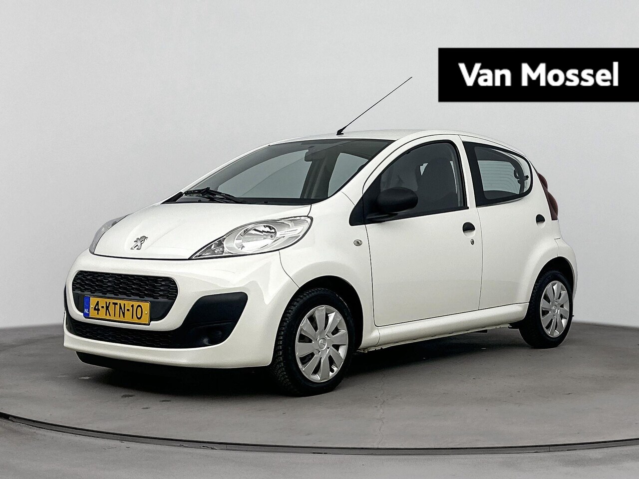 Peugeot 107 - 1.0 Access Accent 68PK | 5-Deurs | Airco | All Season Banden | Boekjes compleet | Originee - AutoWereld.nl