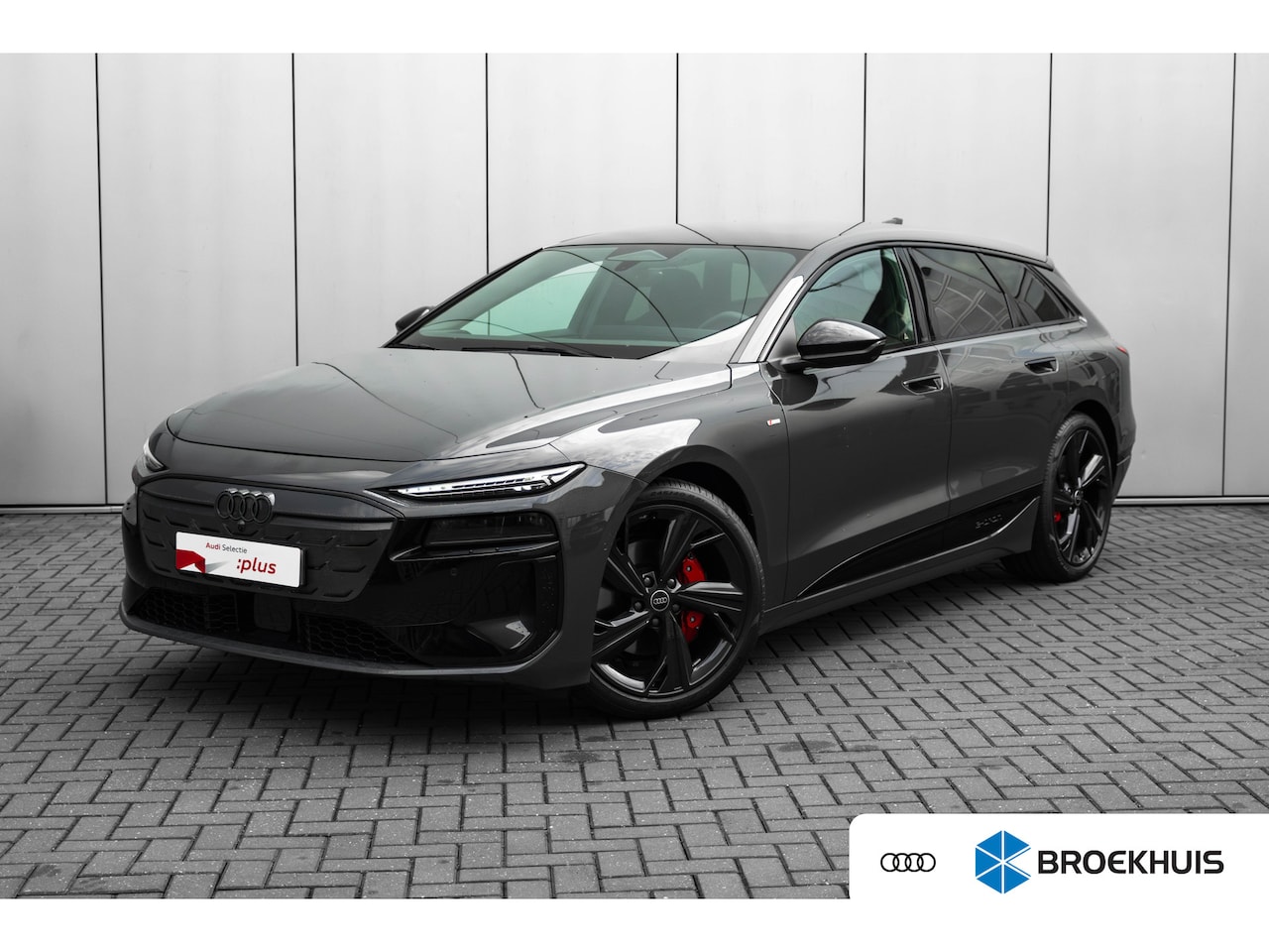 Audi A6 Avant e-tron - S edition | 3-spaaks stuurwiel boven en onder afgevlakt met schakelpaddels | Adaptive crui - AutoWereld.nl