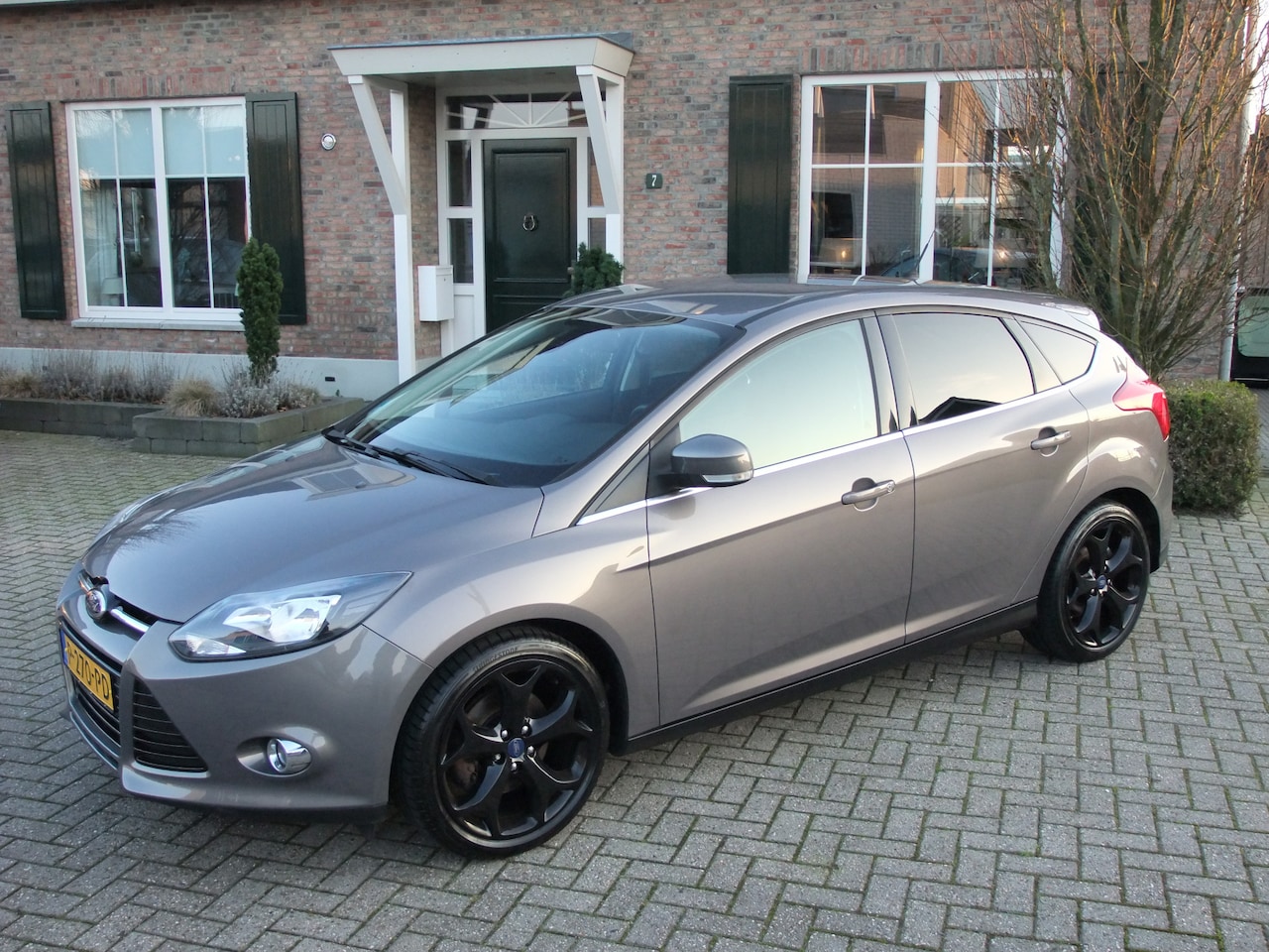Ford Focus - 1.6 EcoBoost Titanium 1.6 EcoBoost Titanium , Vol Leder , Stoelverwarming , Keyless start ,Climate enz. - AutoWereld.nl