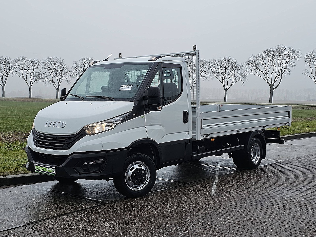 Iveco Daily - 35C16V 2.3 352 open llaadbak, 4m., 3.0L, airco, dubbel lucht, trekhaak, 23 dkm. - AutoWereld.nl