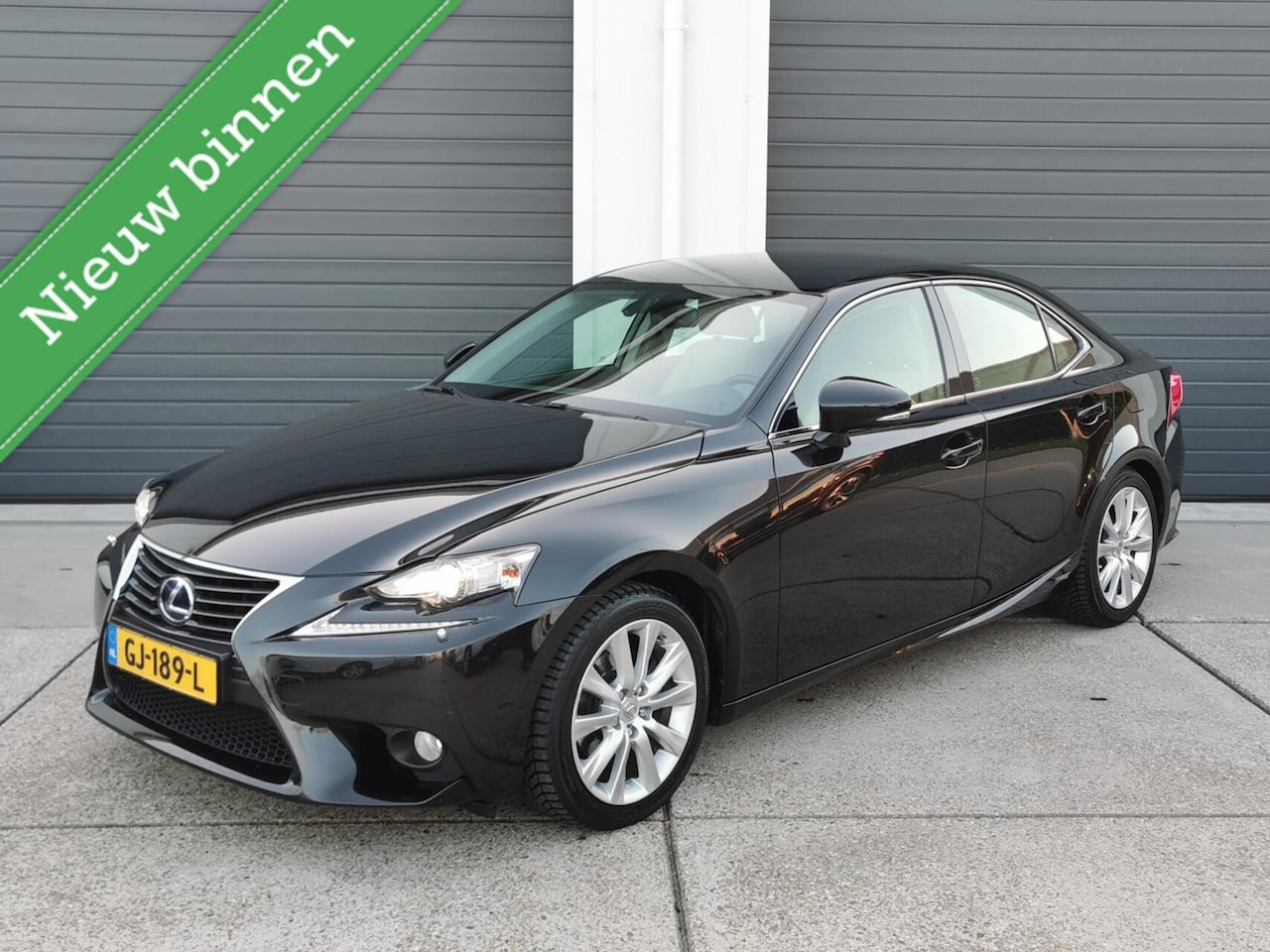 Lexus IS - 300h Business Line 2 JAAR GARANTIE - AutoWereld.nl