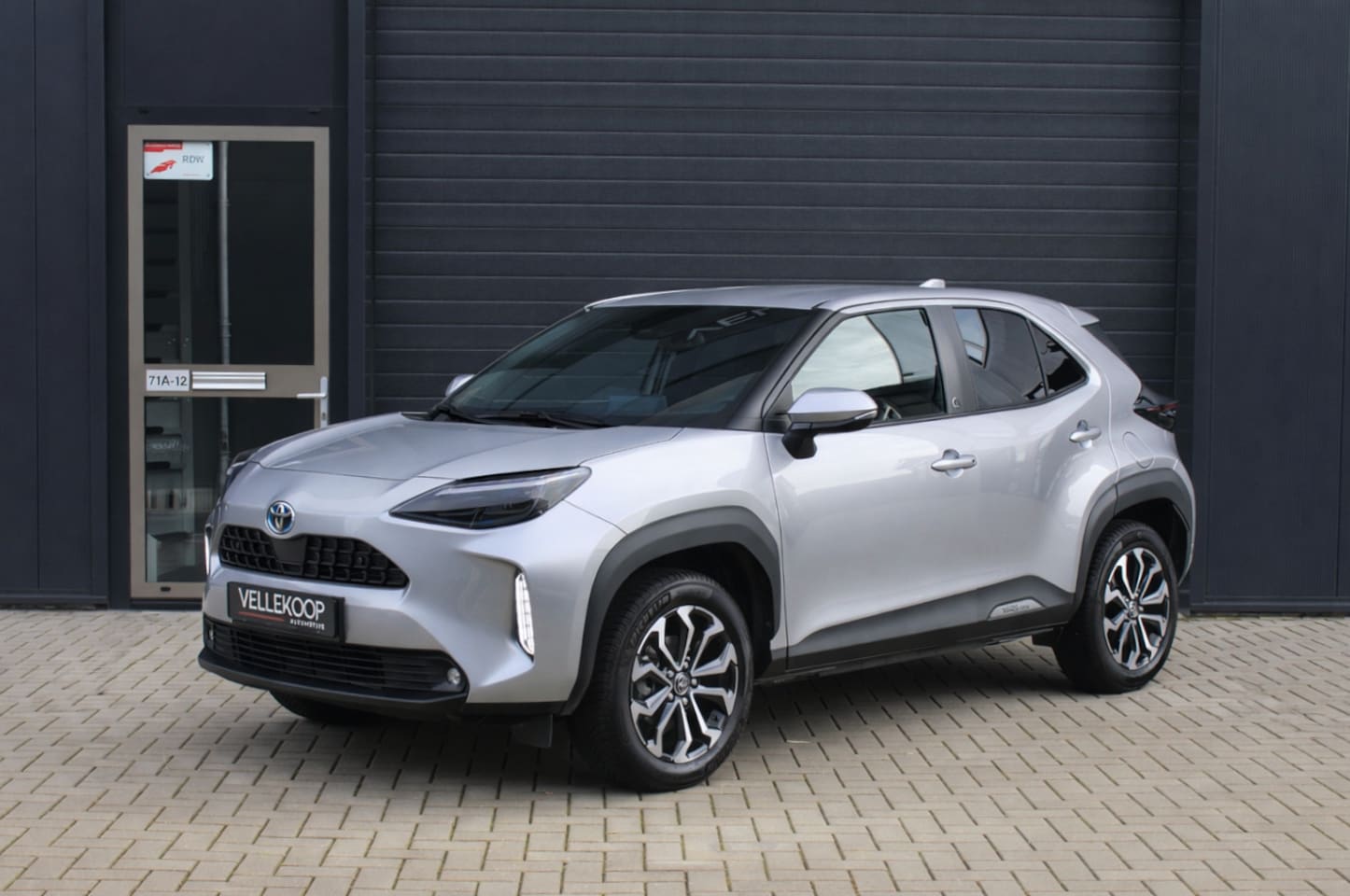 Toyota Yaris Cross - 1.5 Hybrid Explore | Trekhaak | Adaptive Cruise | Stuurverwarming | Camera | DAB | Fabriek - AutoWereld.nl