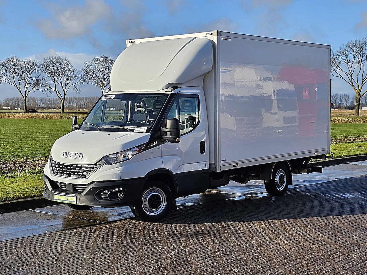 Iveco Daily - 35S14V 2.3 352 gesloten laadbak, laadklep, zijdeur, spoiler, automaat, airco - AutoWereld.nl