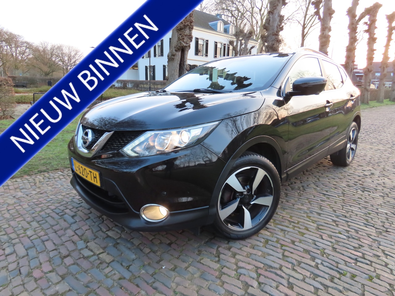 Nissan Qashqai - 1.2 N-Connecta 360 Camera Panoramadak Achteruitrijcamera Navigatie Stoelverwarming Xenon/L - AutoWereld.nl