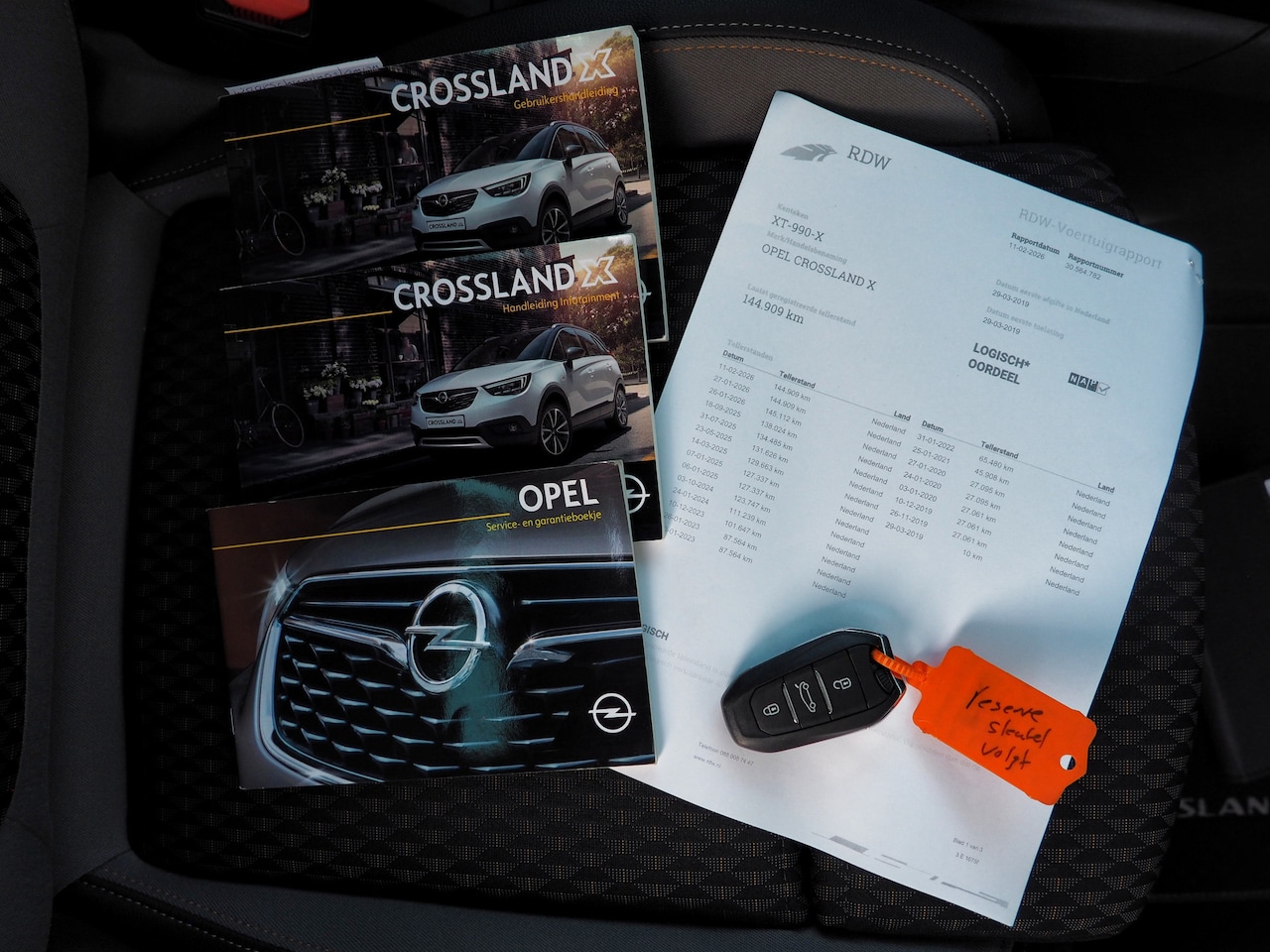 Opel Crossland X - 1.2 Turbo Innovation CLIMA NAVI CAMERA PARKEER S.