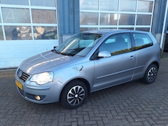 Volkswagen Polo - 1.4-16V Trendline
