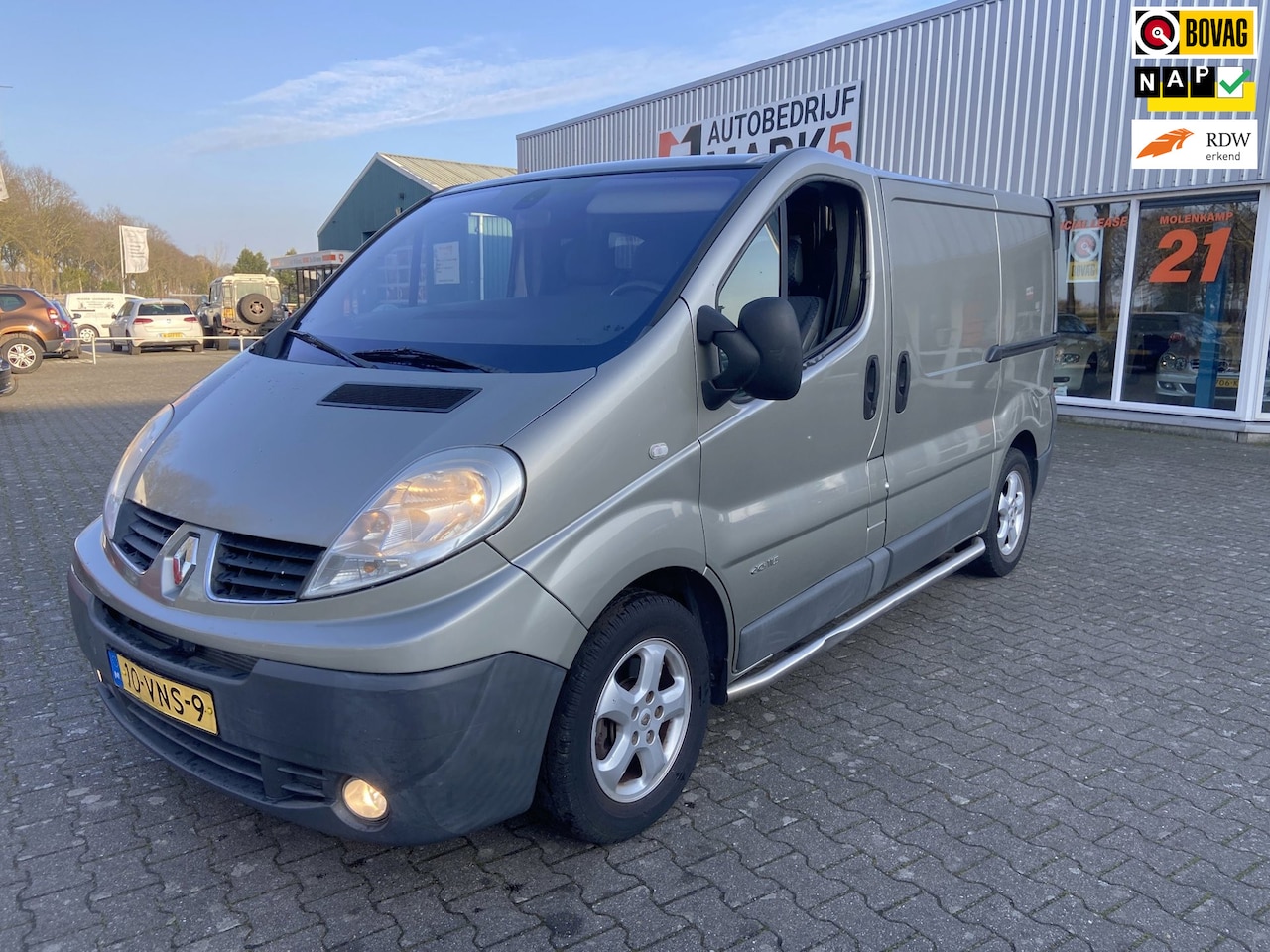 Renault Trafic - 2.5 dCi T27 L1H1 2 schuifdeuren - AutoWereld.nl