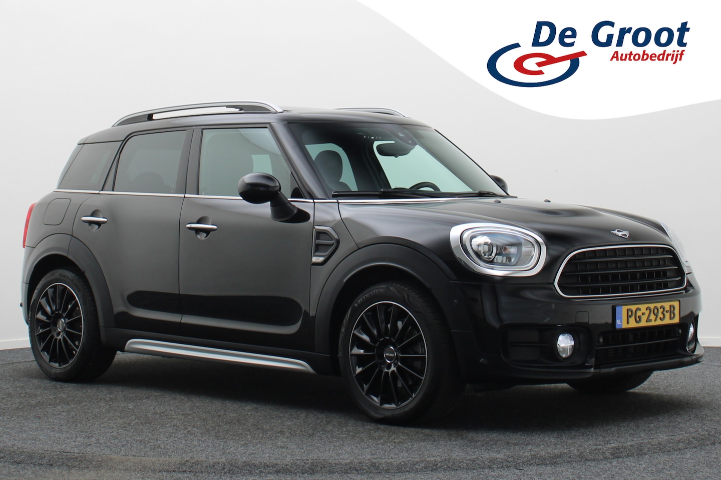 MINI Countryman - Mini 1.5 Cooper Chili Leder/Stof, Panoramadak, H&K, Head-Up, Apple Carplay, Trekhaak, 18'' - AutoWereld.nl