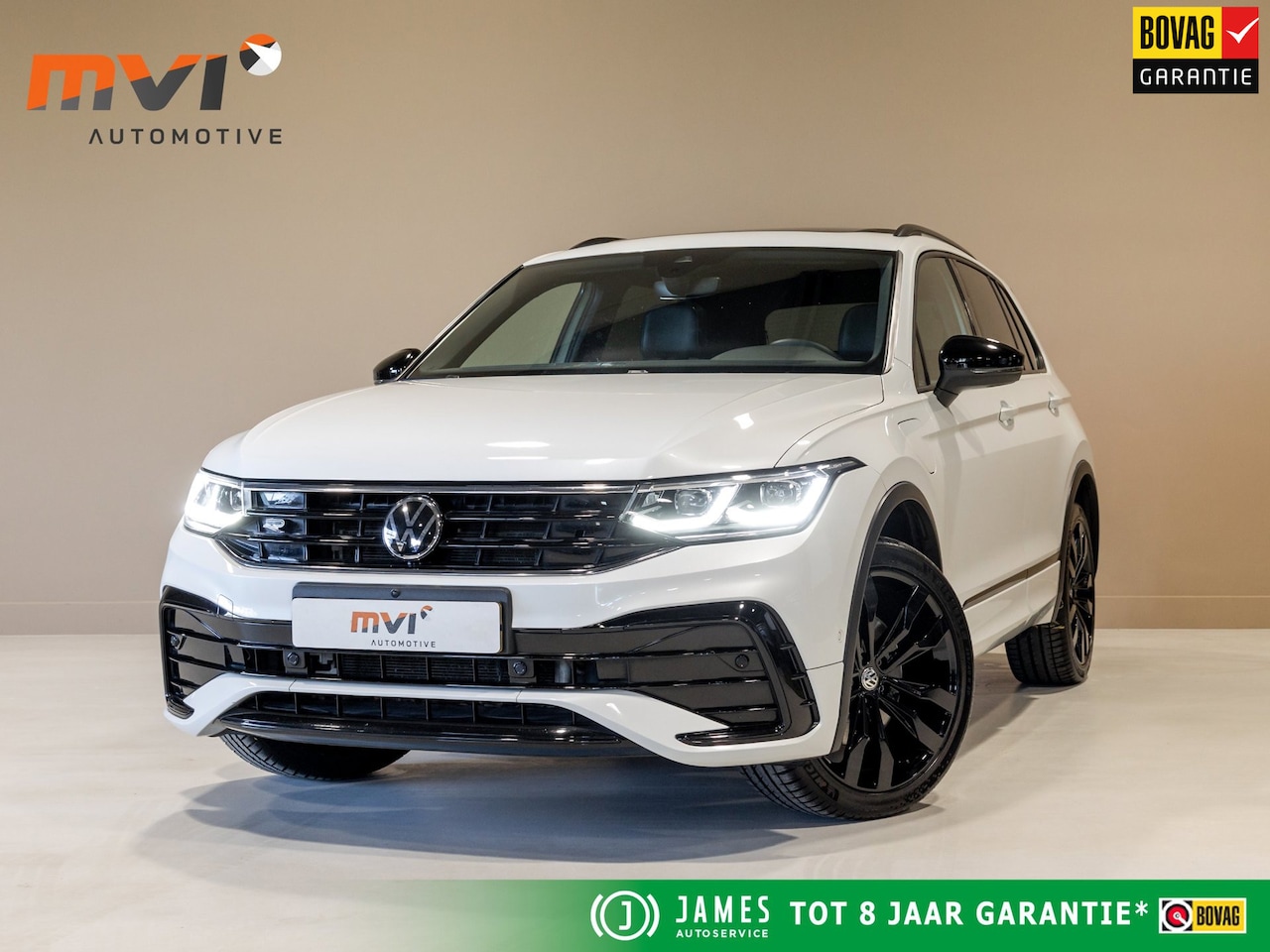 Volkswagen Tiguan - 1.4 TSI eHybrid R-Line Business+ / 245pk / Trekhaak / Panorama dak / Leder / - AutoWereld.nl