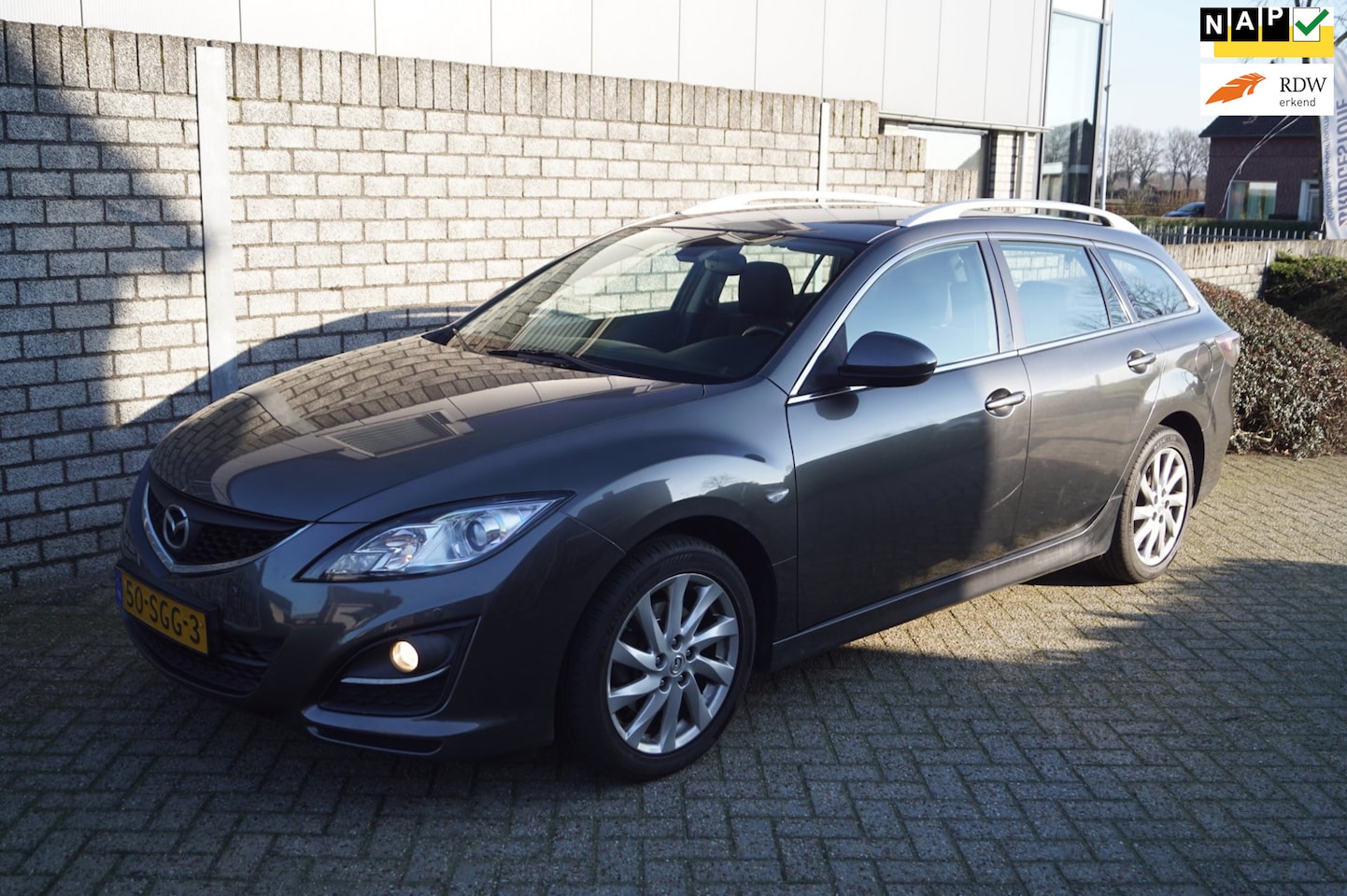 Mazda 6 Sportbreak - 2.0 Business+ Navi Clima Cruise 4x Elektrische Ramen Stoelverw 2x PDC Dodehoek LMV Trekh E - AutoWereld.nl