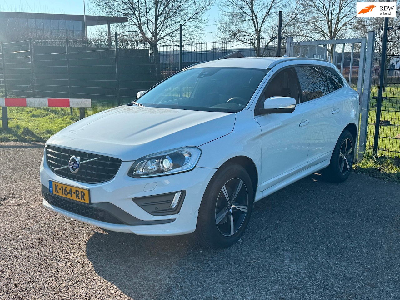 Volvo XC60 - 2.0 D3 FWD Automaat R-Design Xenon Trekhaak - AutoWereld.nl