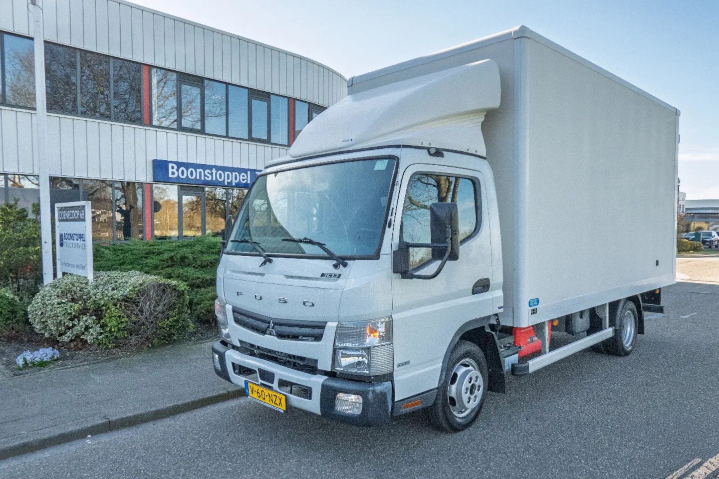 Fuso Canter - 3C13 MT 340 Bakwagen - AutoWereld.nl