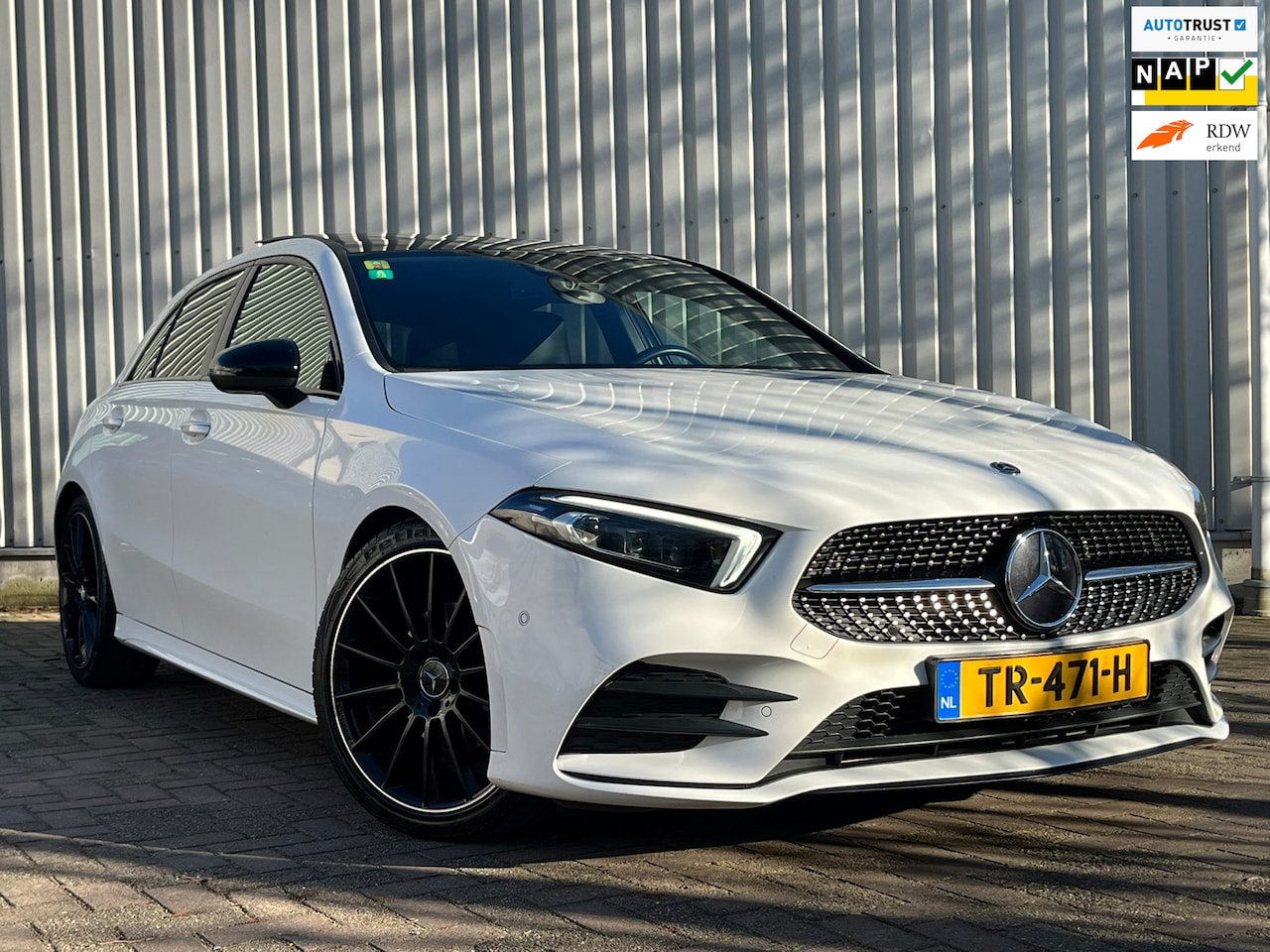 Mercedes-Benz A-klasse - 200 Premium Pano Burmester Memory Keyless - AutoWereld.nl