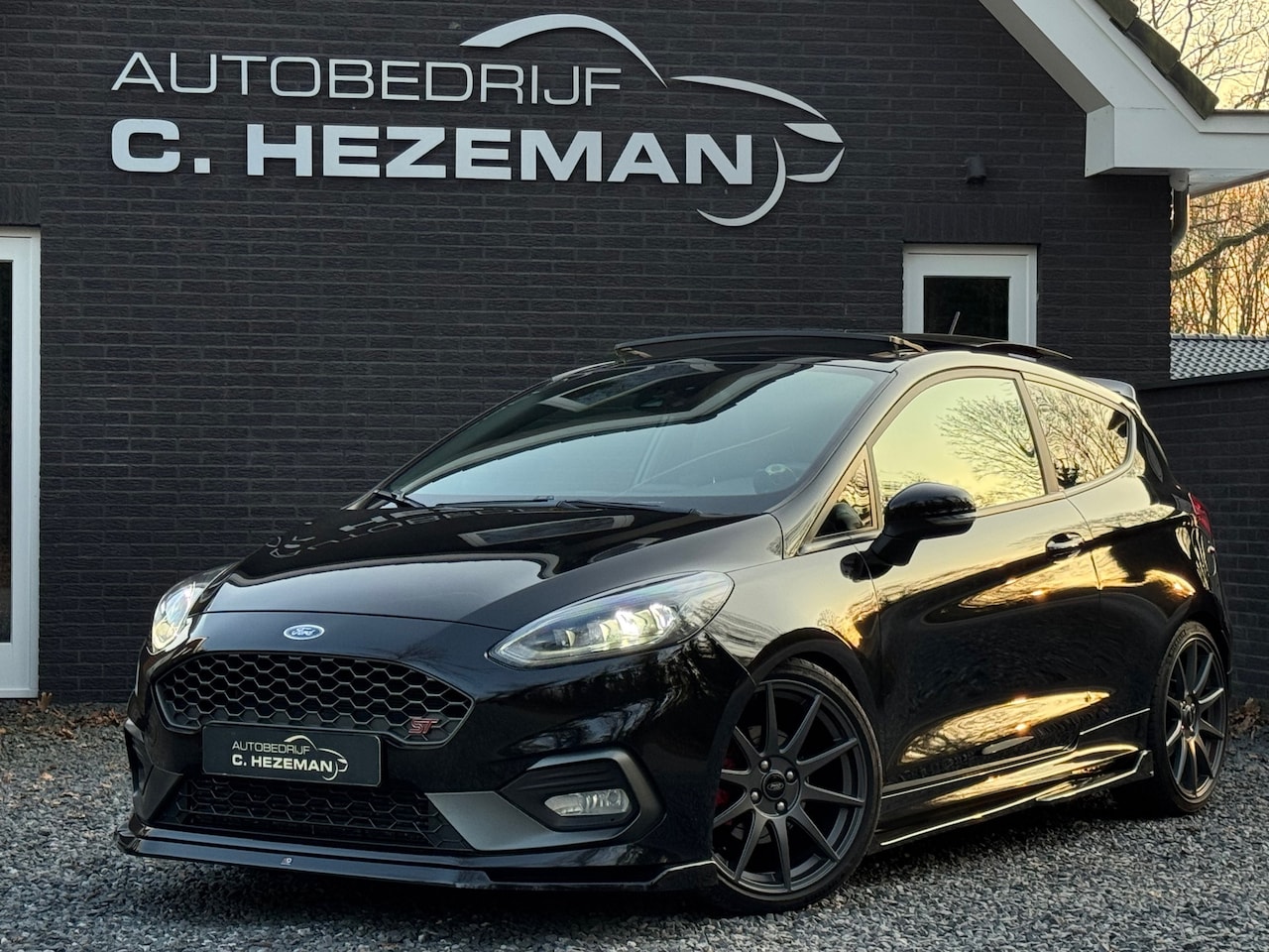 Ford Fiesta - 1.5 205PK ST-3 PERFORMANCE 1E EIG DEALEROH MAXTON PANO CAMERA FULL LED - AutoWereld.nl