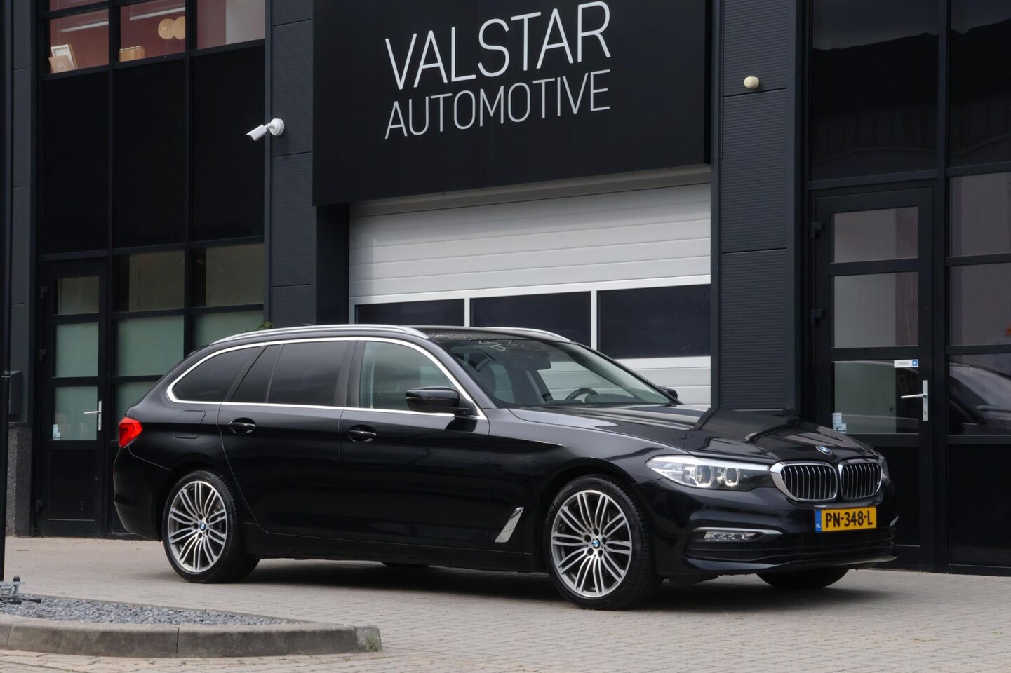 BMW 5-serie Touring - 520d Executive |Display key | Bijzonder goed onderhouden! - AutoWereld.nl