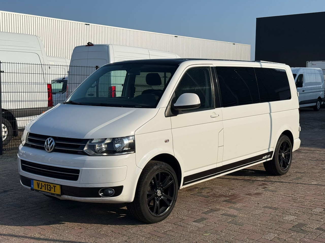Volkswagen Transporter - 2.0 TDI L2H1 DC 5p MARGE 140pk Automaat Navi Trekhaak Airco Cruise - AutoWereld.nl