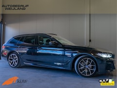BMW 5-serie Touring - 530e Business Edition Plus M-sport I Trekhaak I Pano I NL-auto I 1ste eig. I 19" I Leer I