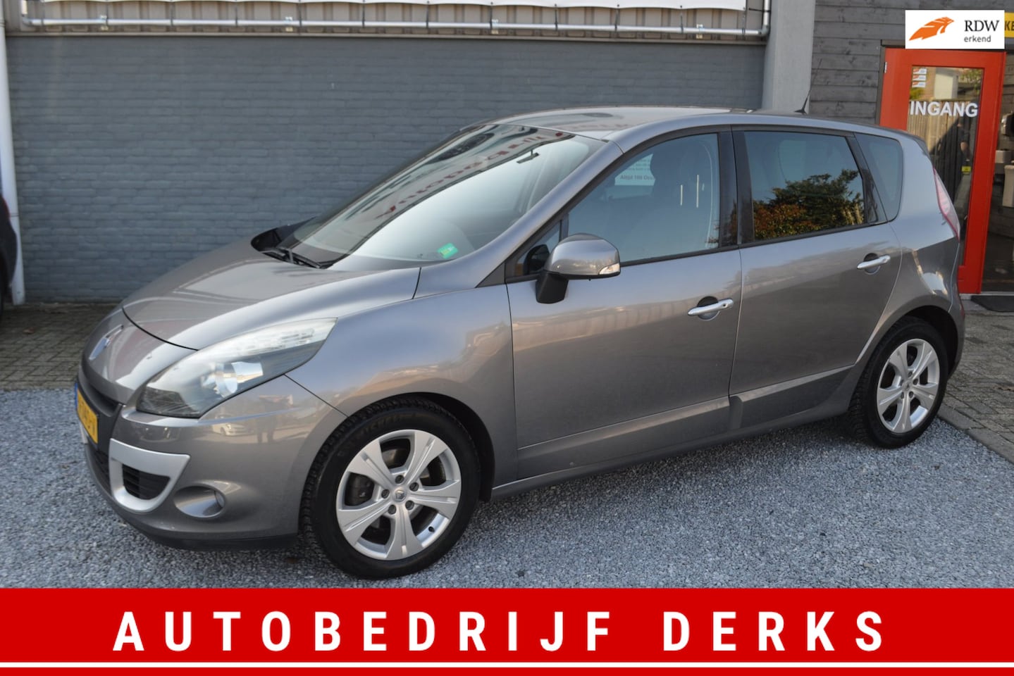 Renault Scénic - 2.0 Dynamique Automaat Airco Navi Trekhaak 5Drs - AutoWereld.nl