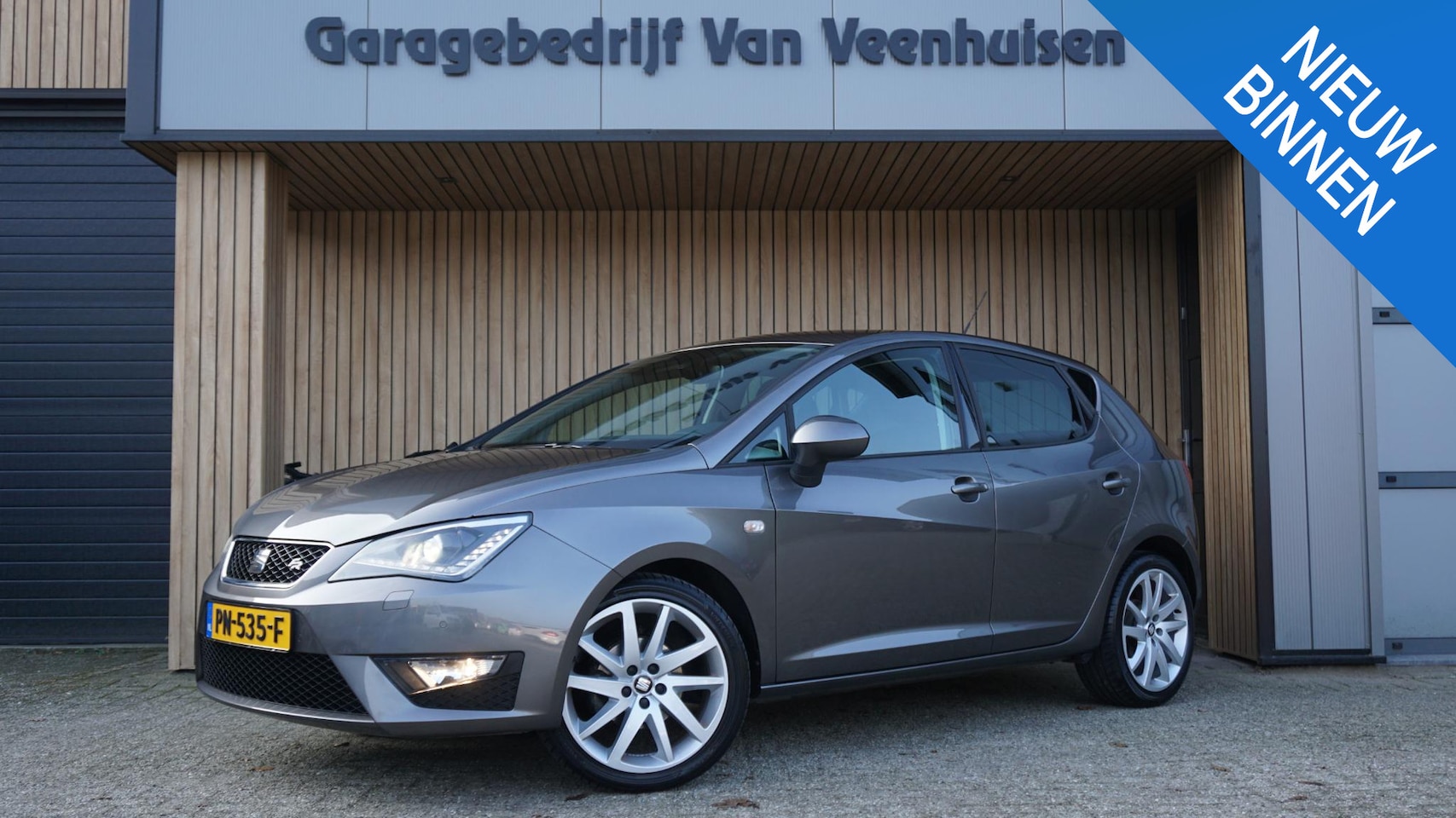 SEAT Ibiza - 1.0 TSI 95pk FR Connect 5Drs Xenon Stoelverwarming 17inch LM Navi Clima *NL auto* 97364km! - AutoWereld.nl