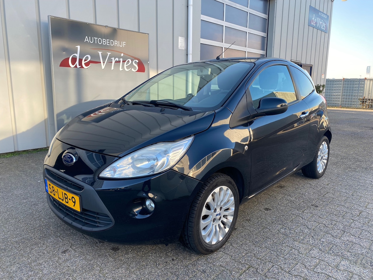 Ford Ka - 1.2 Titanium X / Airco / LMV / Elektr. Pakket - AutoWereld.nl