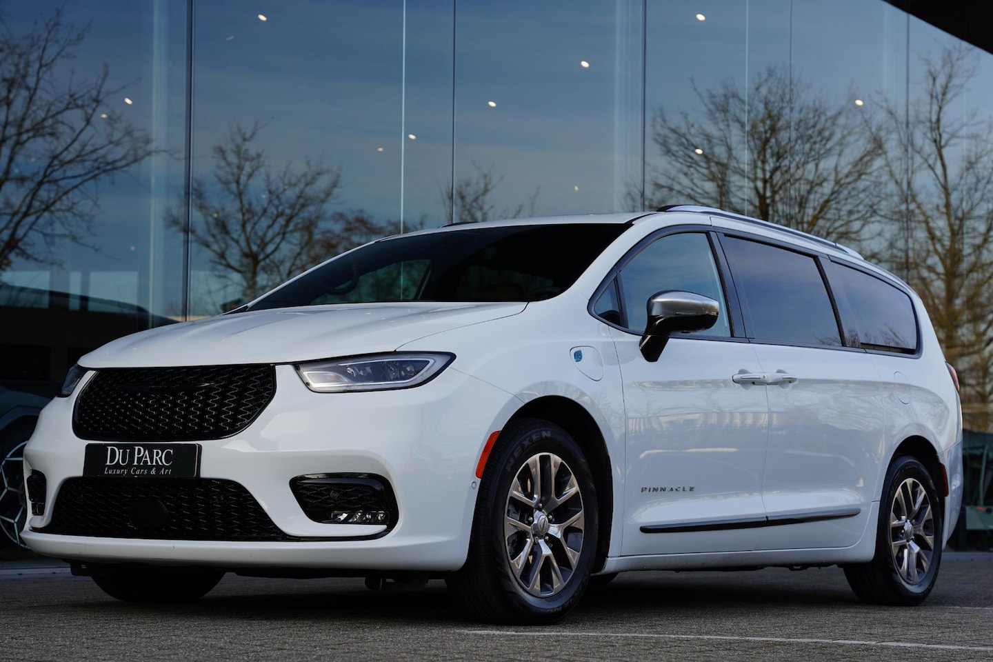 Chrysler Pacifica - 3.6 V6 Hybrid / 7 Persoons / Multimedia - AutoWereld.nl