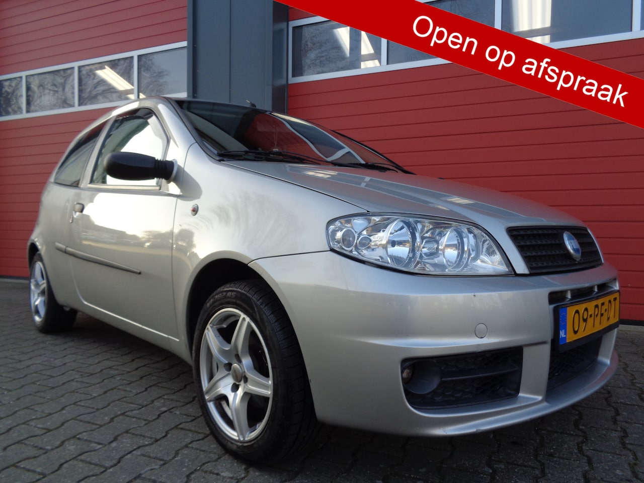 Fiat Punto - 1.2-16V Dynamic 81PK Airco LMV APK 02-03-2027 Stuurbekrachtiging NL-Auto - AutoWereld.nl