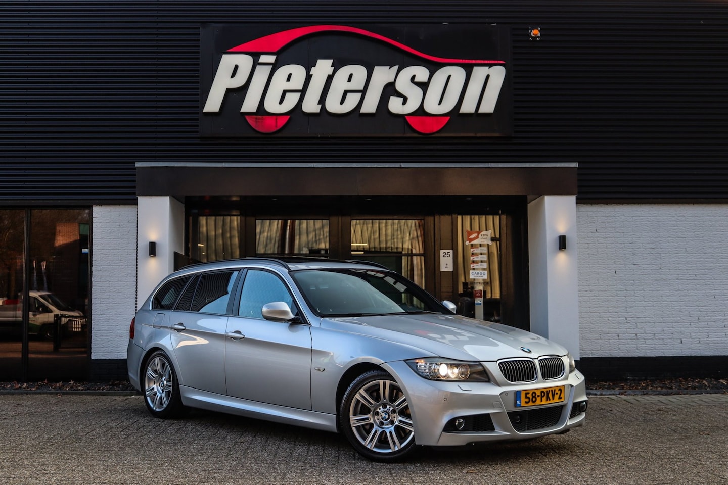 BMW 3-serie Touring - 335d M-Pakket LCI PANO ACC STANDKACHEL - AutoWereld.nl