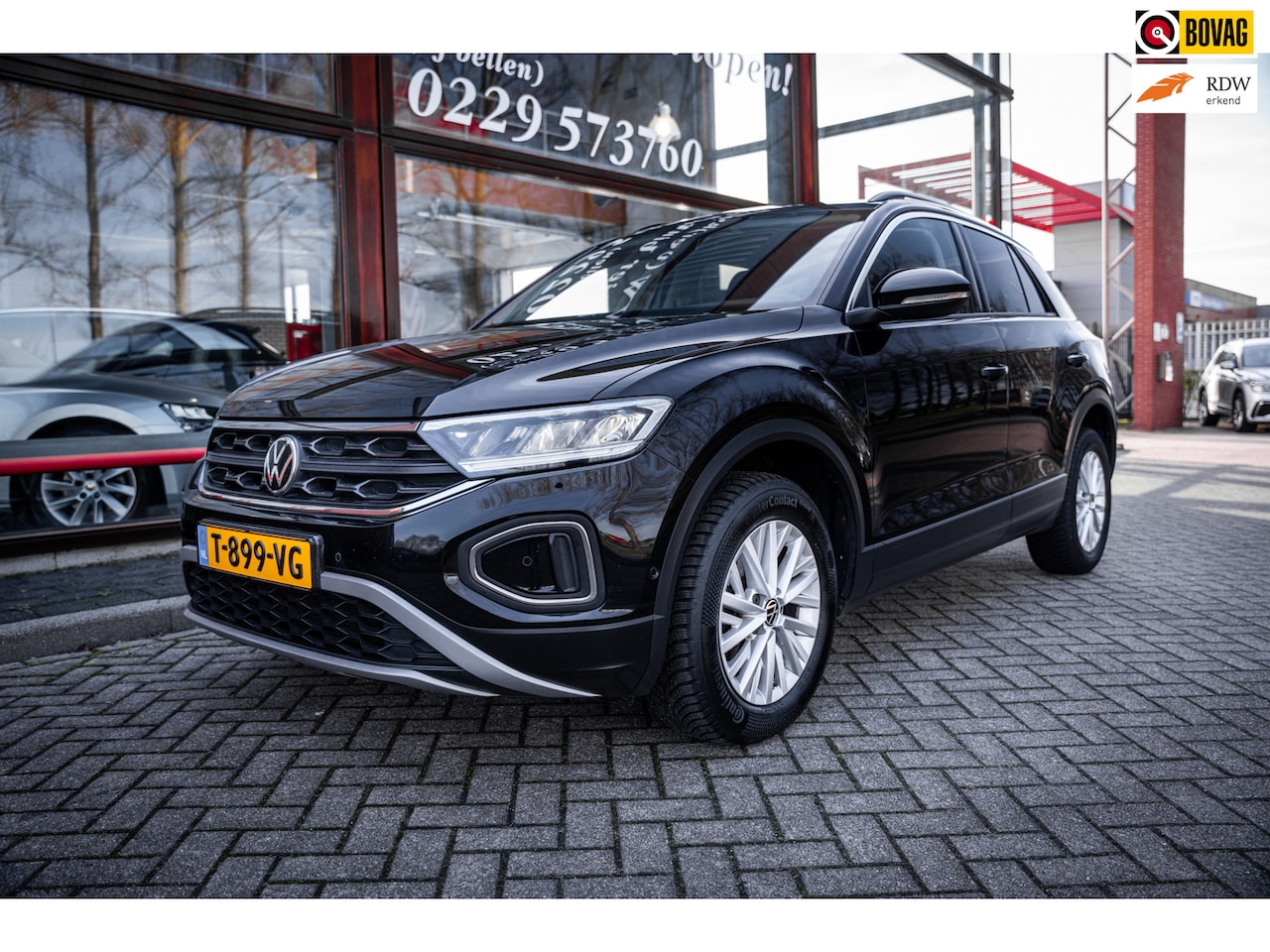 Volkswagen T-Roc - 1.5 TSI Business+ | LED | Navigatie |Stoel en stuurwielverwarming |Adaptieve cruise contro - AutoWereld.nl