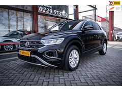 Volkswagen T-Roc - 1.5 TSI Business+ | LED | Navigatie |Stoel en stuurwielverwarming |Adaptieve cruise contro