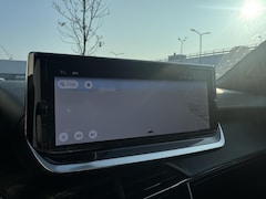 Peugeot e-2008 - EV GT Avantage 54 kWh | Camera | Navigatie | Apple Carplay/Android Auto