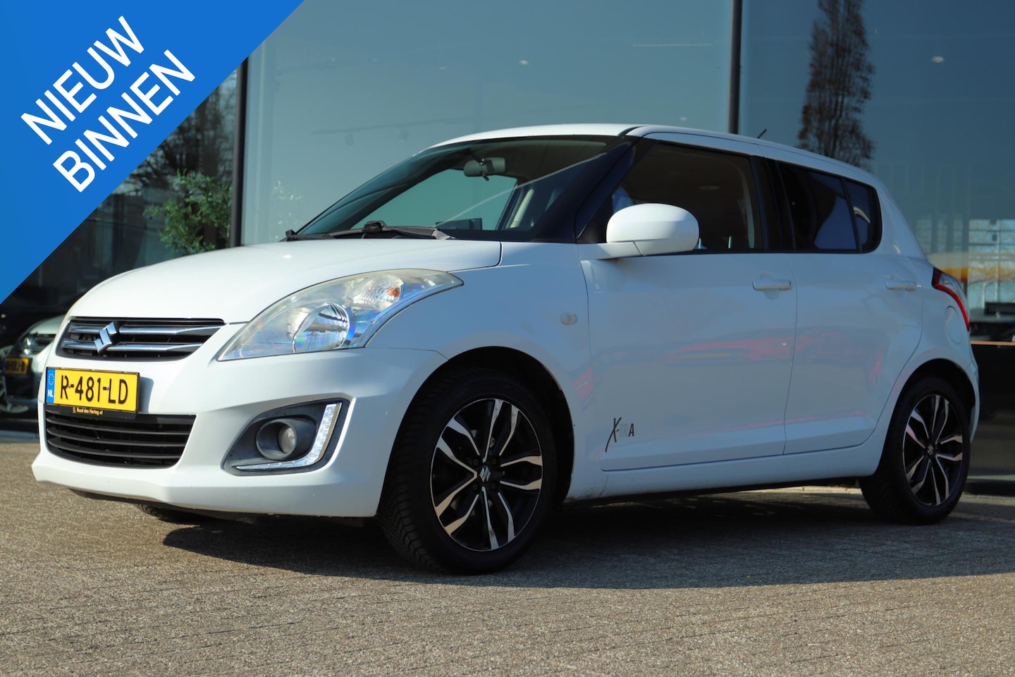Suzuki Swift - 1.2 COMFORT EASSS X-TRA | CARPLAY | CRUISE | STOELVERWARMING | LMV - AutoWereld.nl