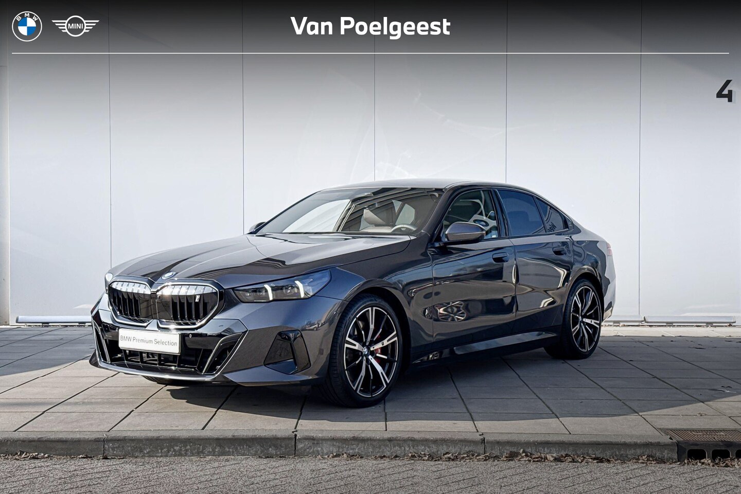 BMW i5 - Sedan eDrive40 M Sport Pro 20 inch / Glazen dak / Active Cruise Controle / Electrische Zwe - AutoWereld.nl