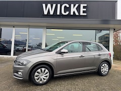 Volkswagen Polo - 1.0 TSI Comfortline Apple carplay Navi