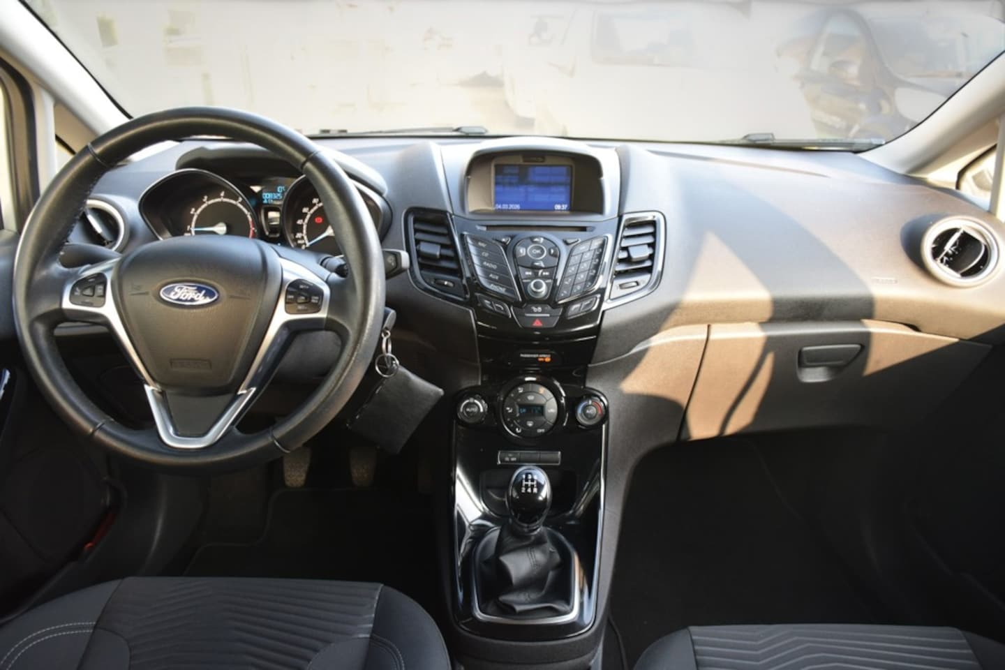 Ford Fiesta - 1.0 EcoBoost Titanium 1.0 EcoBoost Titanium, Parkeercamera, Trekhaak, 1e eigenaar, Extreem lage kmstand, NAP, Ai