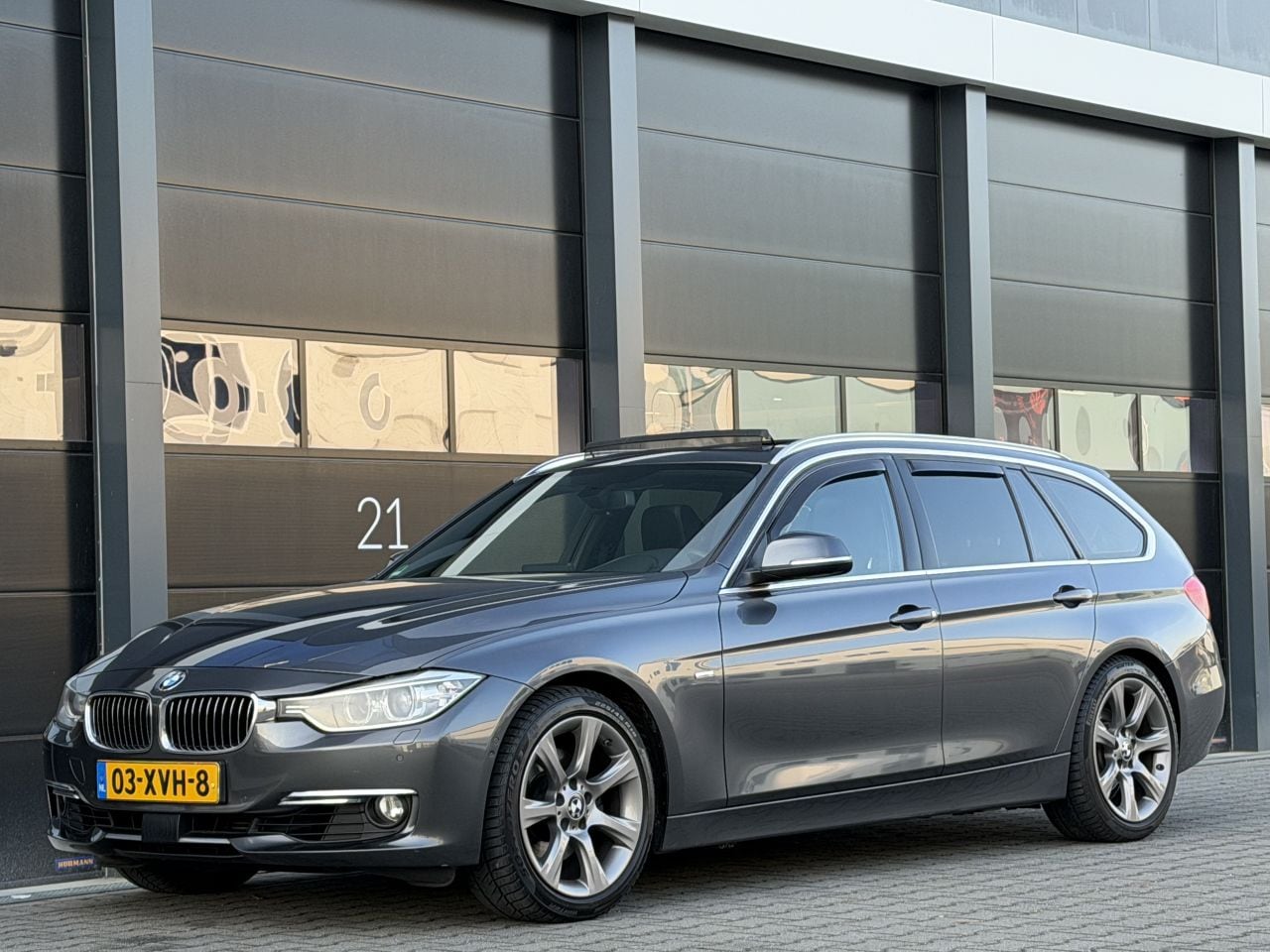 BMW 3-serie Touring - 328i High Executive Hade-Up Panorama Leer - AutoWereld.nl