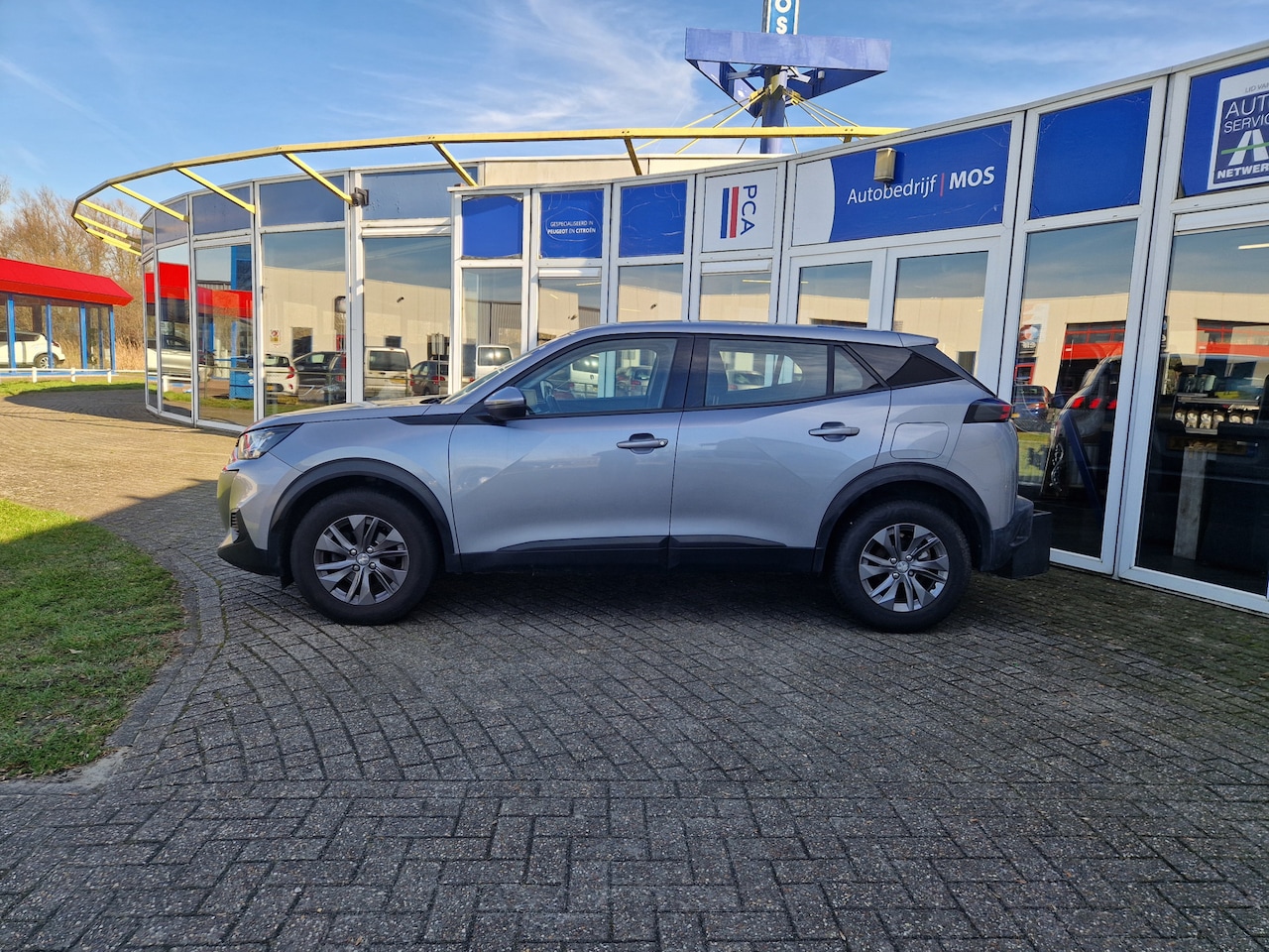 Peugeot 2008 - 1.2 PureTech Active130PK - AutoWereld.nl