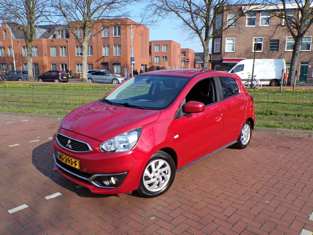 Mitsubishi Space Star - 1.0 Intense vol,automaat - AutoWereld.nl