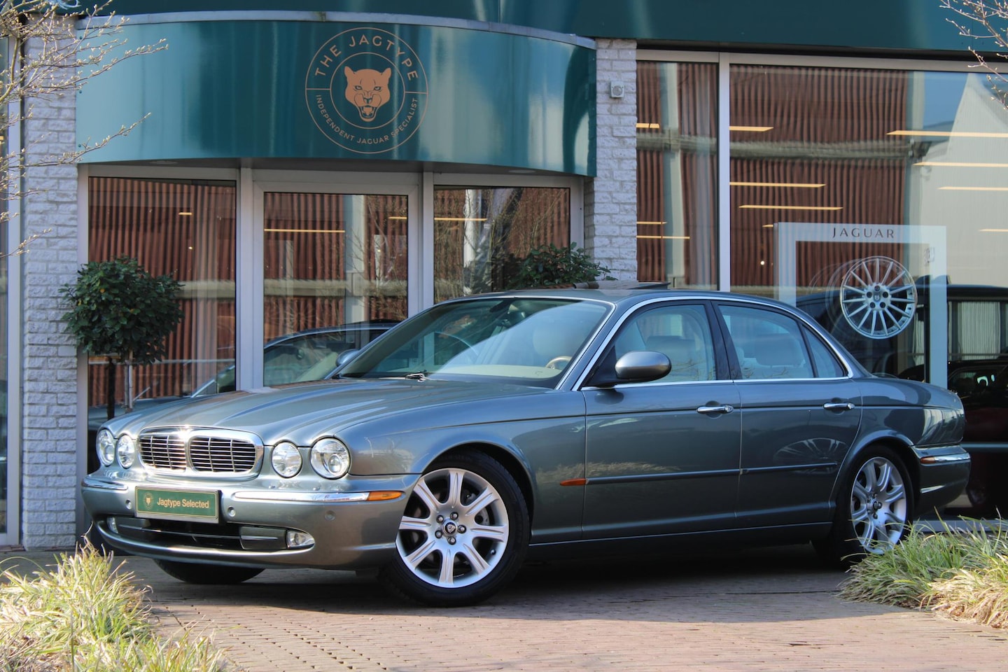 Jaguar XJ - 4.2 V8 Executive 4.2 V8 Executive - AutoWereld.nl