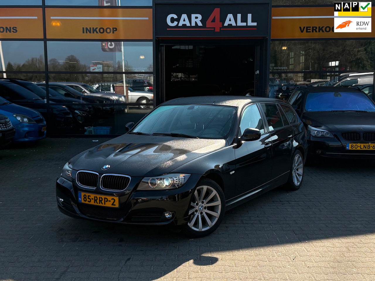 BMW 3-serie Touring - 320i Luxury Line LEDER/NAVI/PDC/LMVELGEN/XENON/BEKERHOUDERS/ZETTE GOEDE AUTO/APK 12-9-2026 - AutoWereld.nl