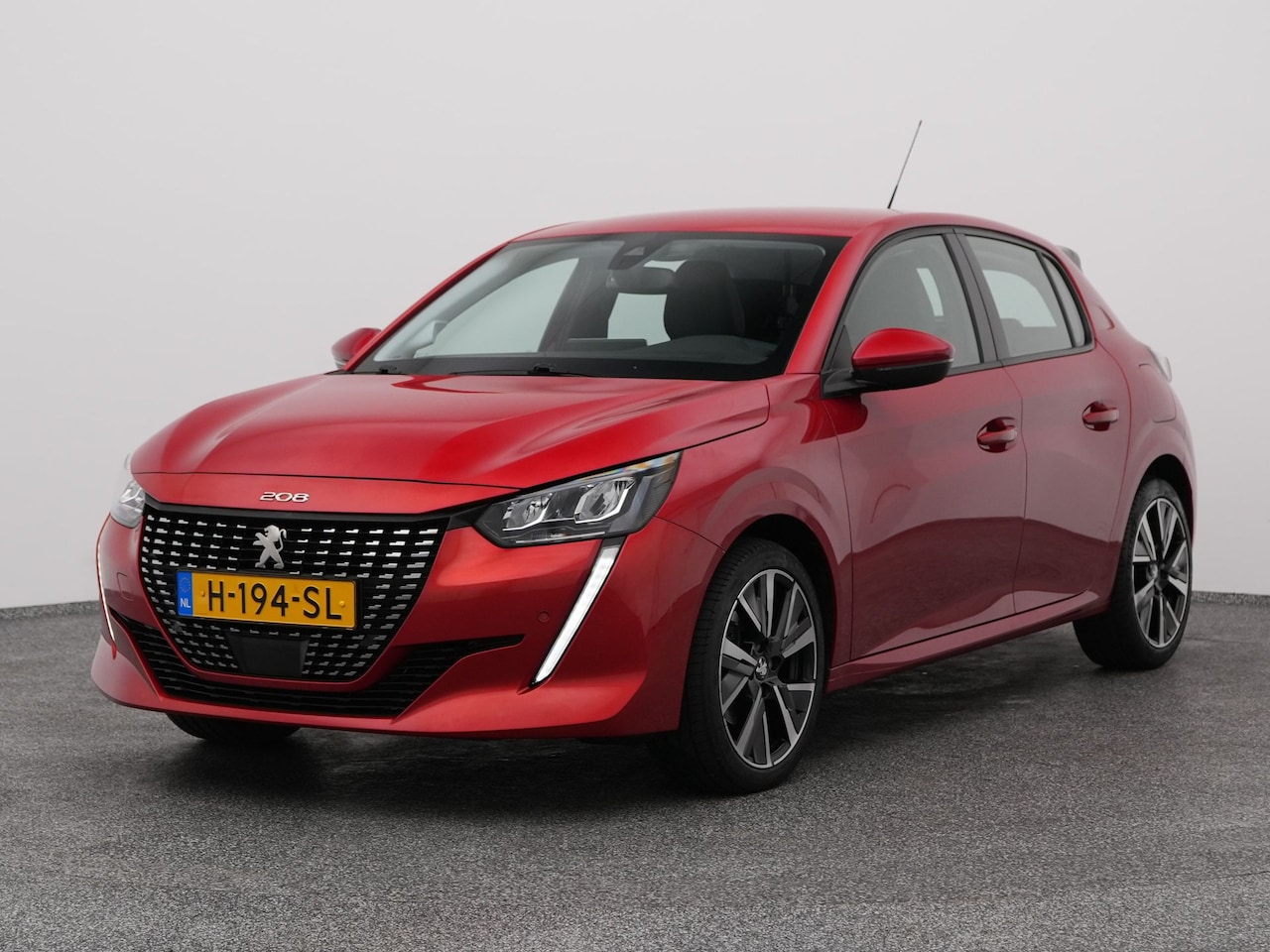 Peugeot 208 - 1.2 PureTech 100 PK Automaat Allure | CAMERA | CARPLAY - AutoWereld.nl