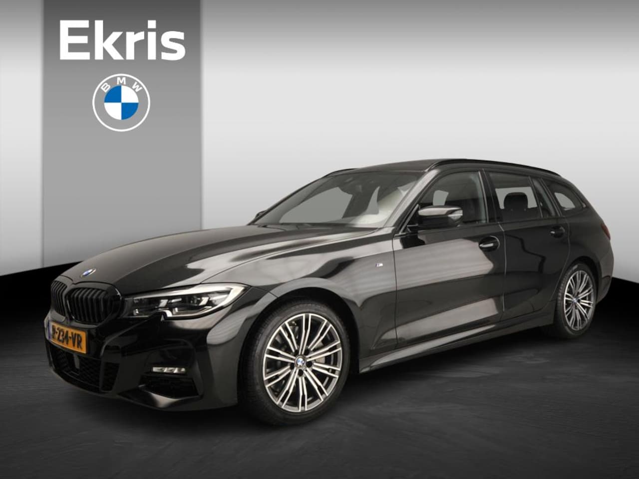 BMW 3-serie Touring - 330i xDrive M-Sportpakket | LED | Leder | Navigatie | Active cruise | Schuifdak | Trekhaak - AutoWereld.nl