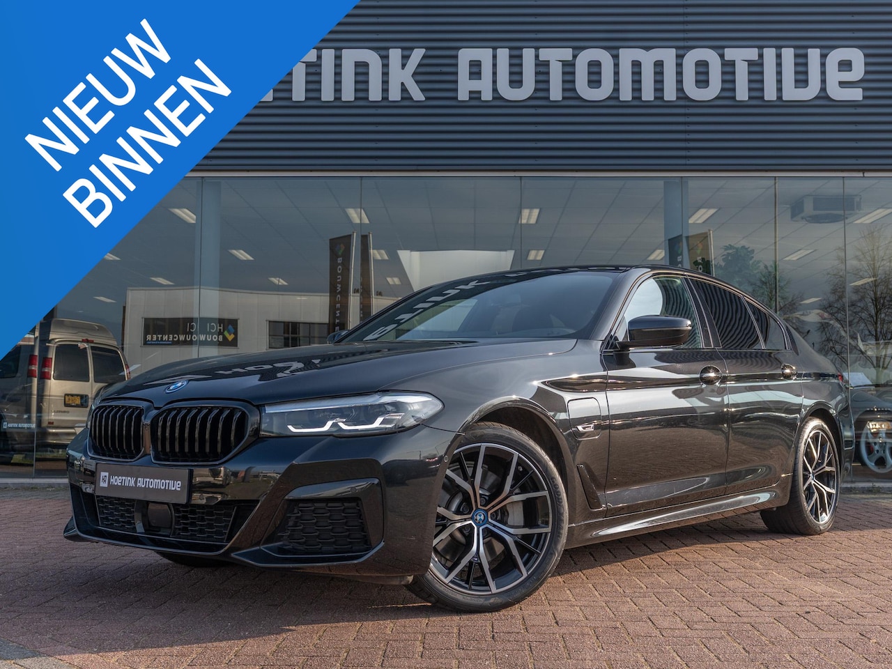 BMW 5-serie - 530e High Executive | M-pakket | Elc trekhaak | Stuurverwarming - AutoWereld.nl