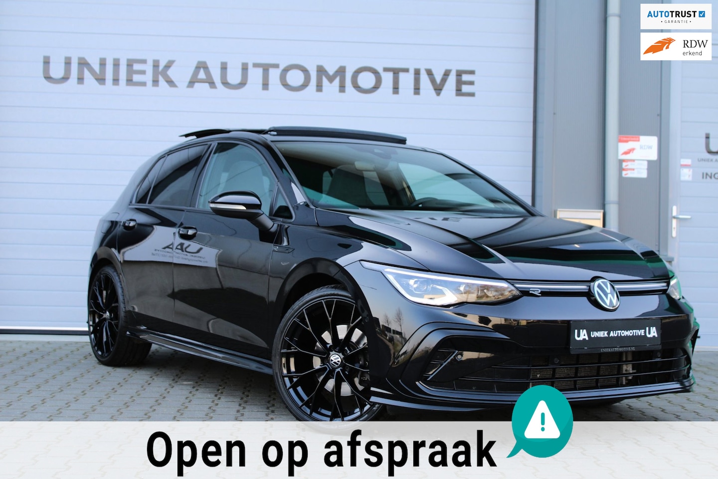 Volkswagen Golf - 2.0 TSI 190 PK | R LINE | 19" | PANO | HARMAN KARDON | CAMERA | ACC | LED IQ MATRIX | TREK - AutoWereld.nl