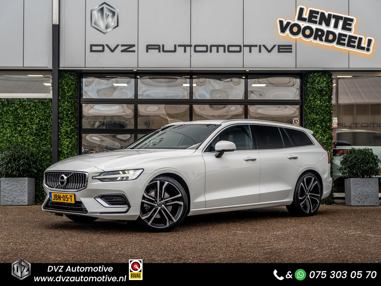Volvo V60 - 2.0 T4 Inscription | H&K Sound | Camera | Trekhaak | BTW - AutoWereld.nl